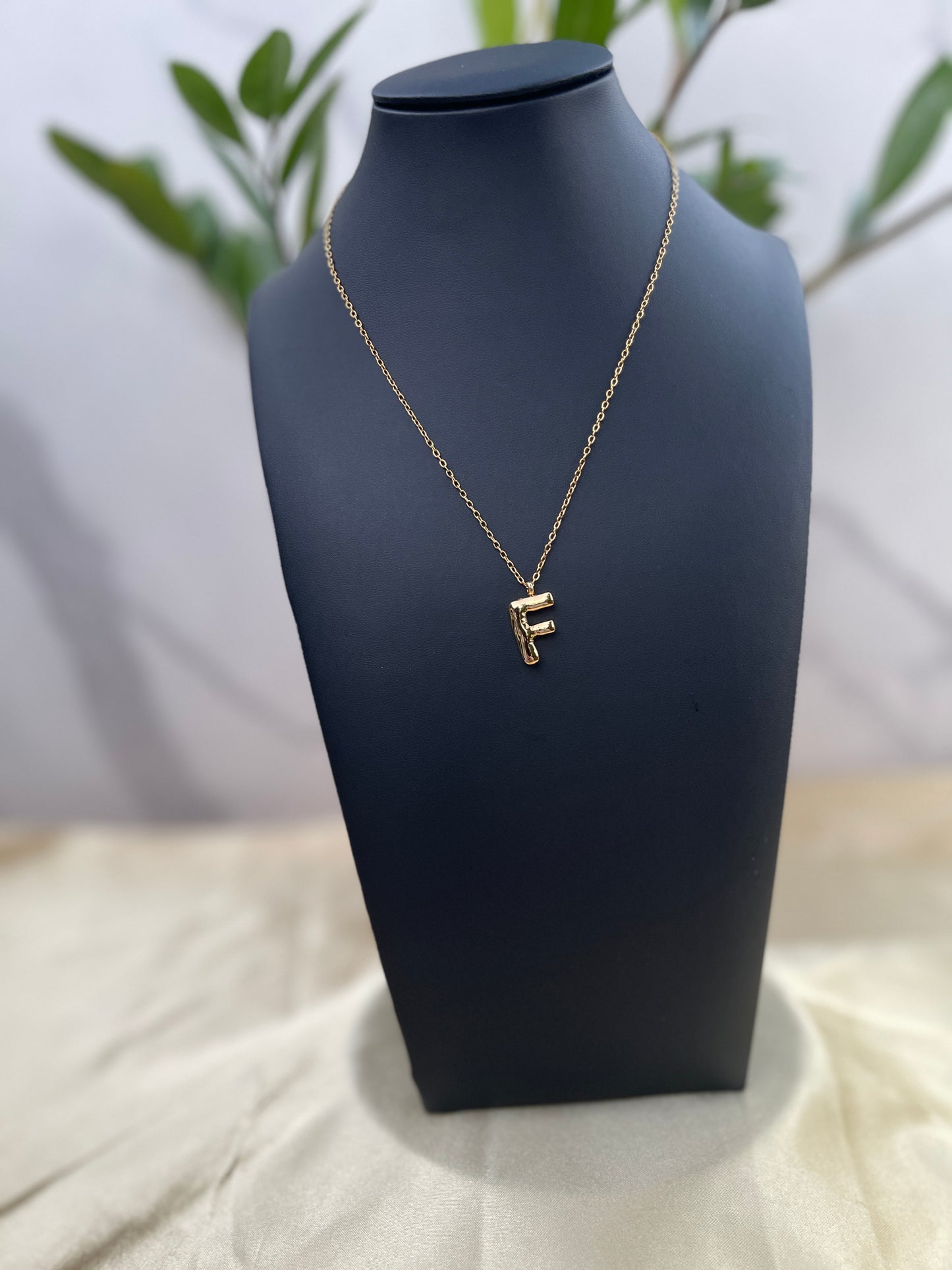 O Chain Zoe Initial Necklace