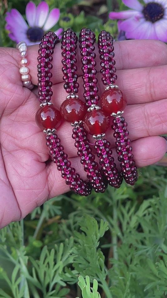 Garnet Elastic Bracelet